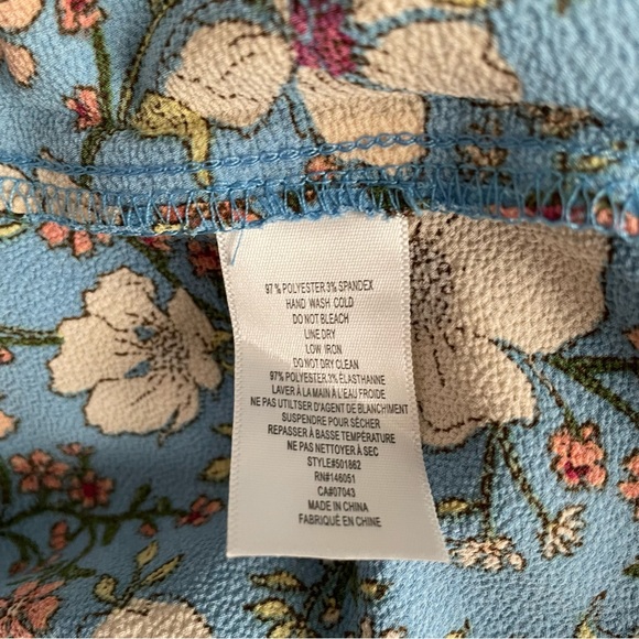 Monteau Los Angeles Floral Dress - Picture 5 of 9